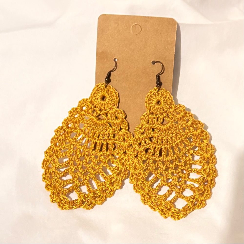 Chic Gold Crochet Leaf Earrings